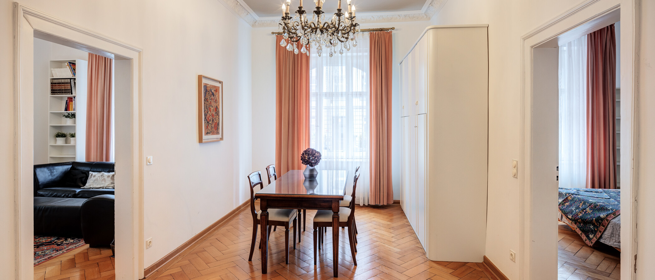 apartment München Schwabing-Nord (zw. Belgrad- & Leopoldstraße) 03 dining room 9895