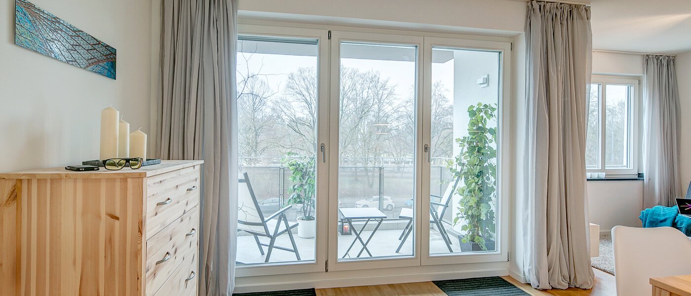 apartment München Schwabing-Georgenschwaige 03 living room 9904