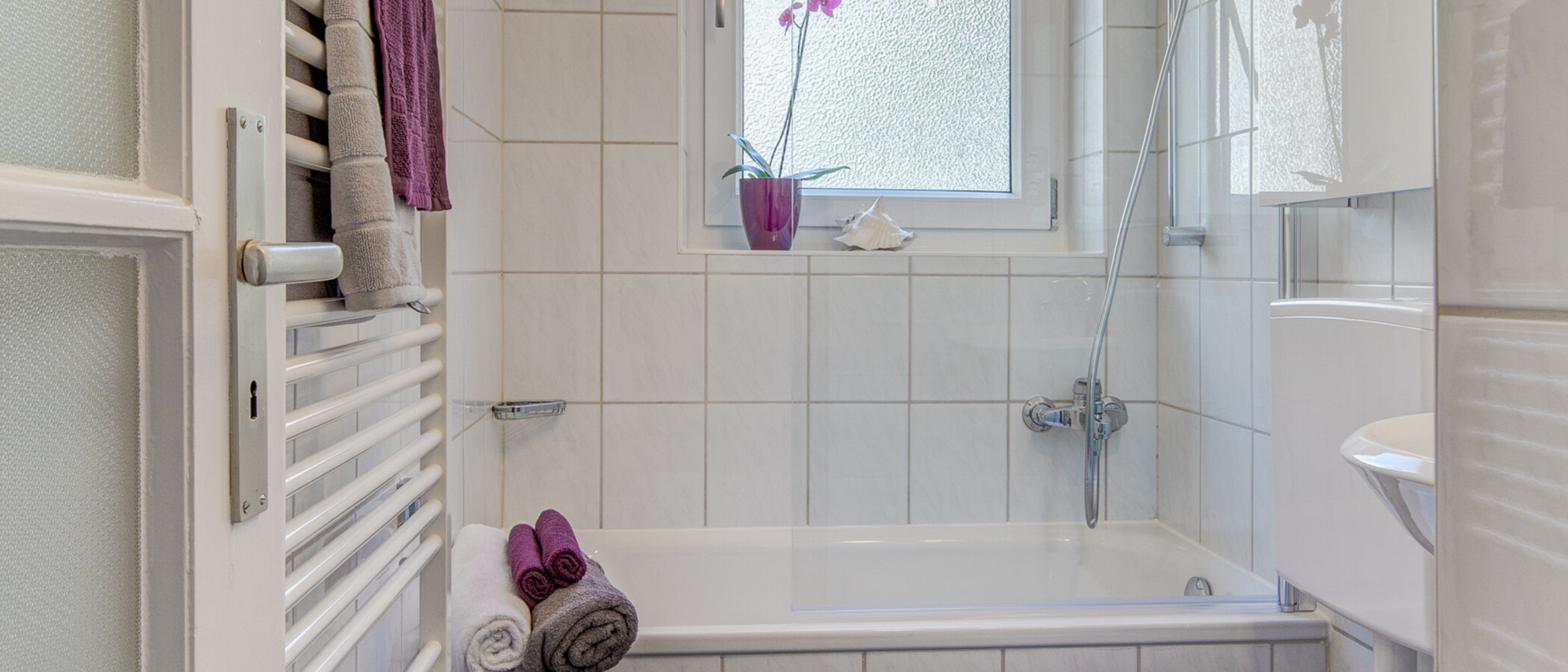 studio München Bogenhausen 01 bathroom 9943