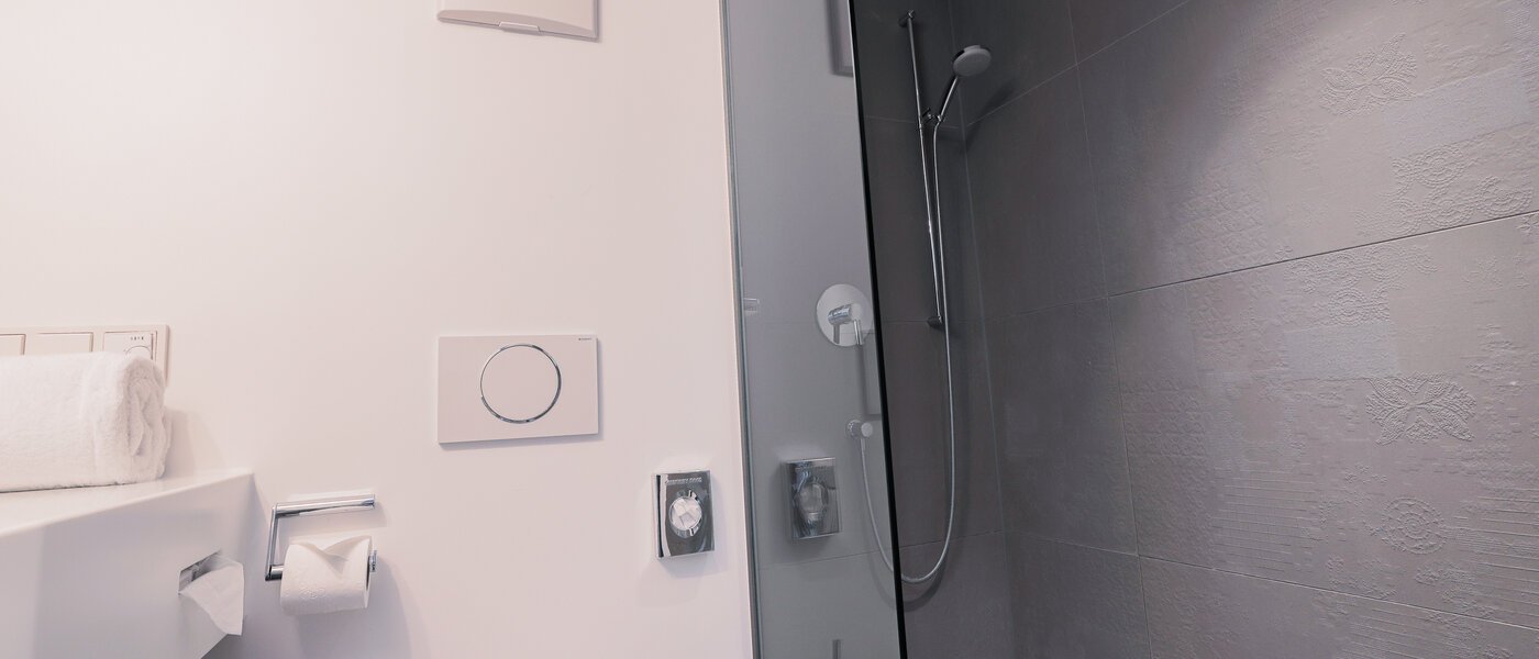 villa München Lehel 03 bathroom 995