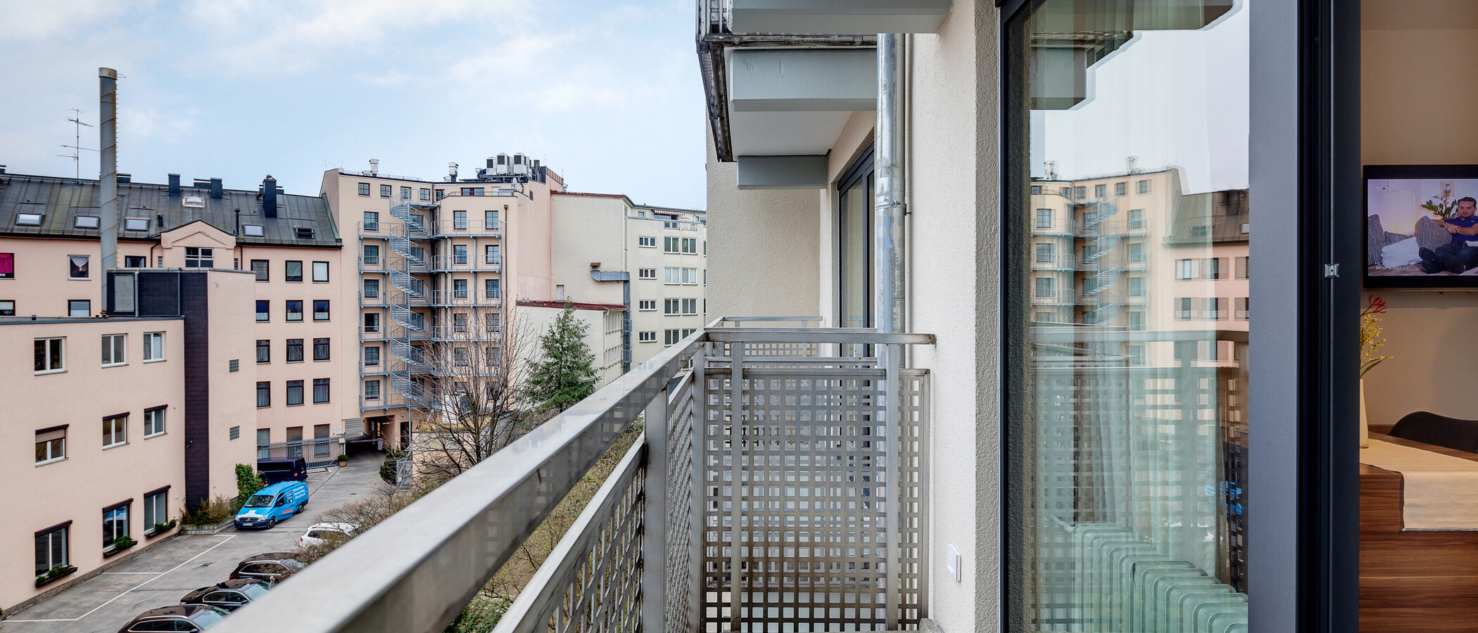 studio München Maxvorstadt 01 balcony 9951