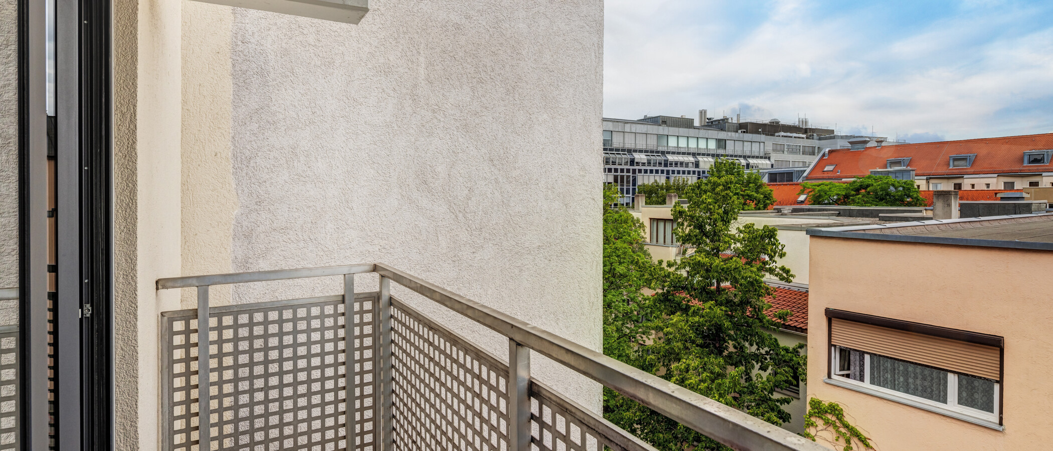 studio München Maxvorstadt 02 balcony 9951