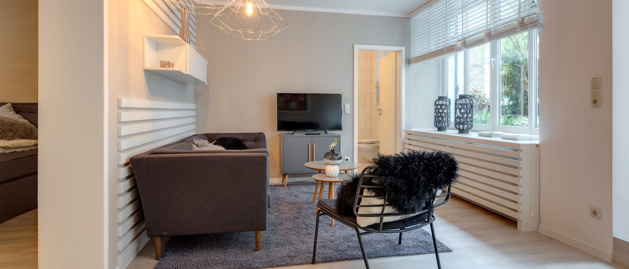 apartment München Schwabing-West (rund um den Hohenzollernplatz) 02 living room 9957