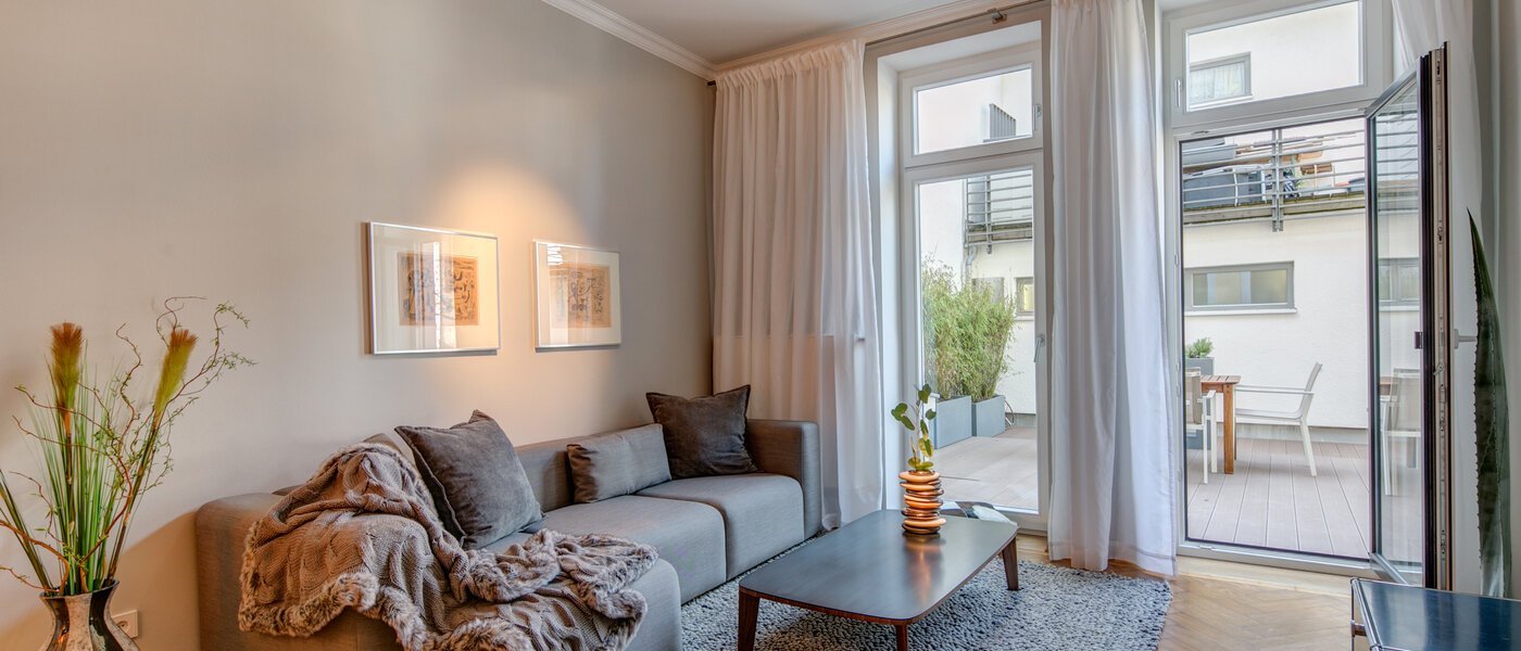apartment München Gärtnerplatzviertel 01 living room 9966
