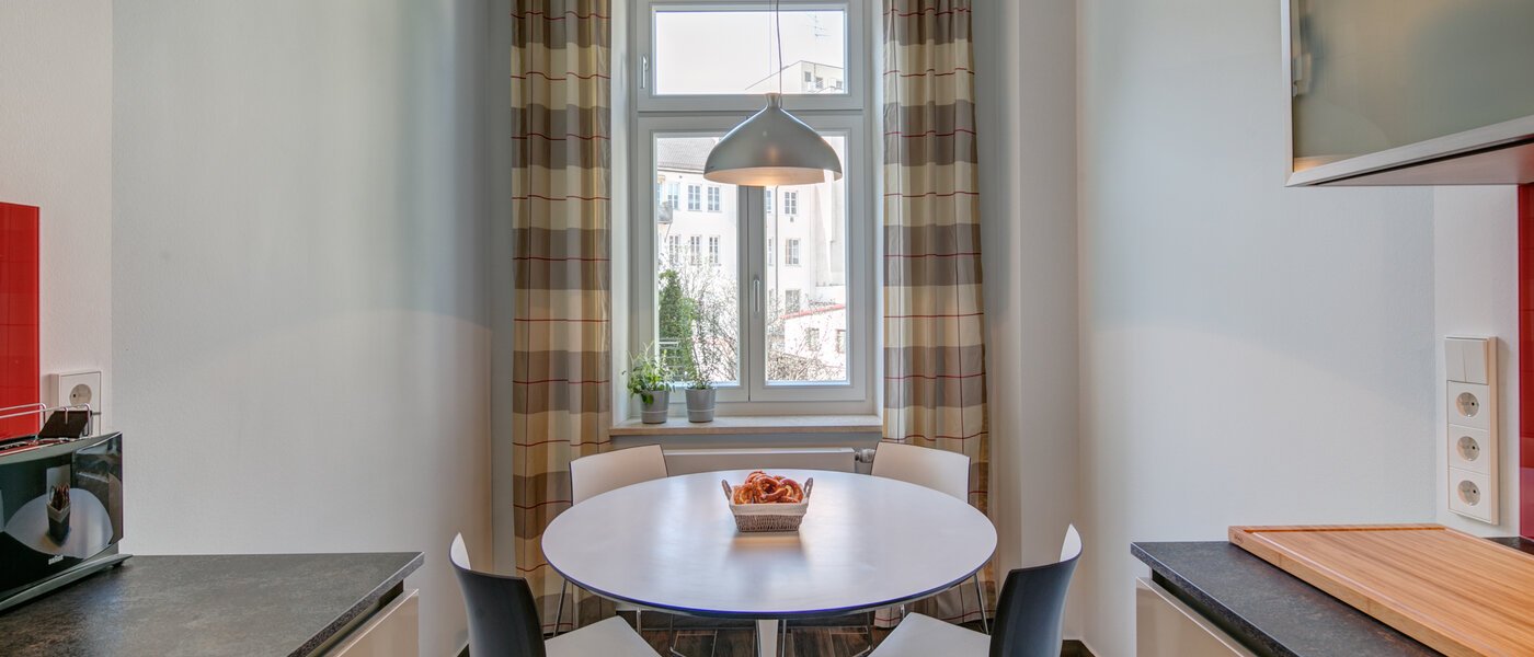 apartment München Gärtnerplatzviertel 02 kitchen 9966