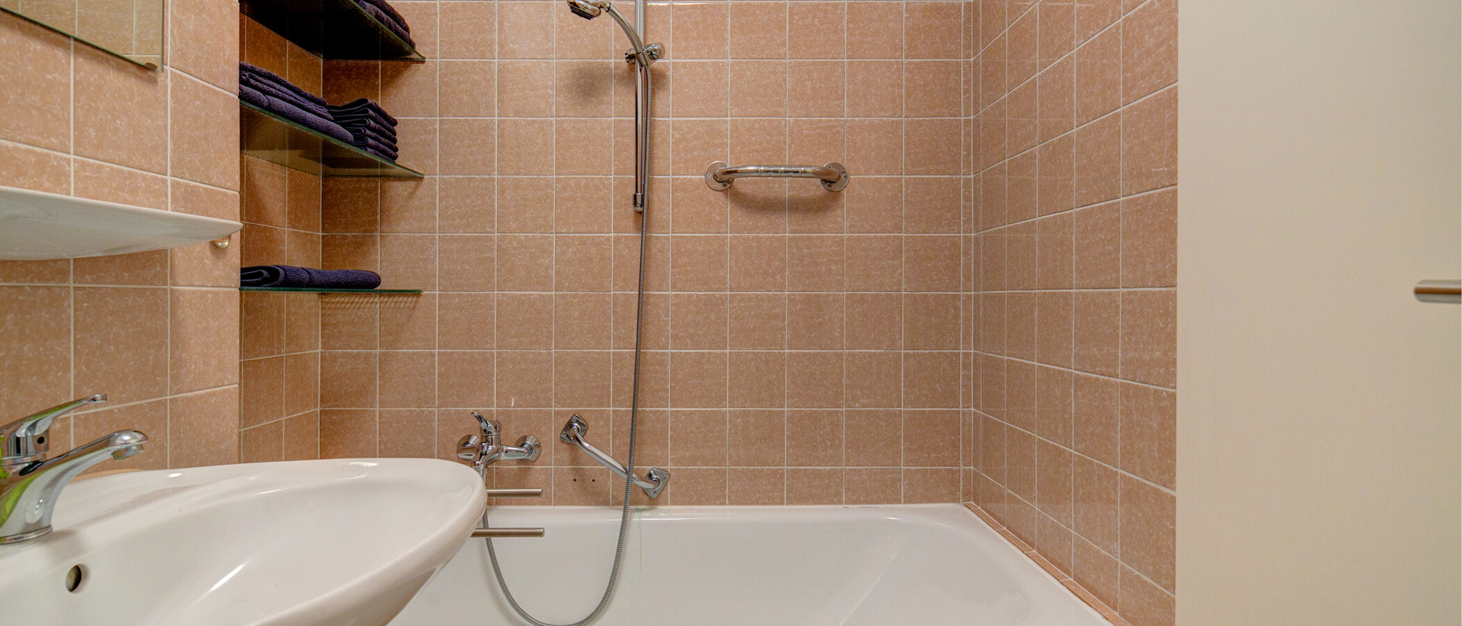 apartment München Schwabing-West 01 bathroom 9967