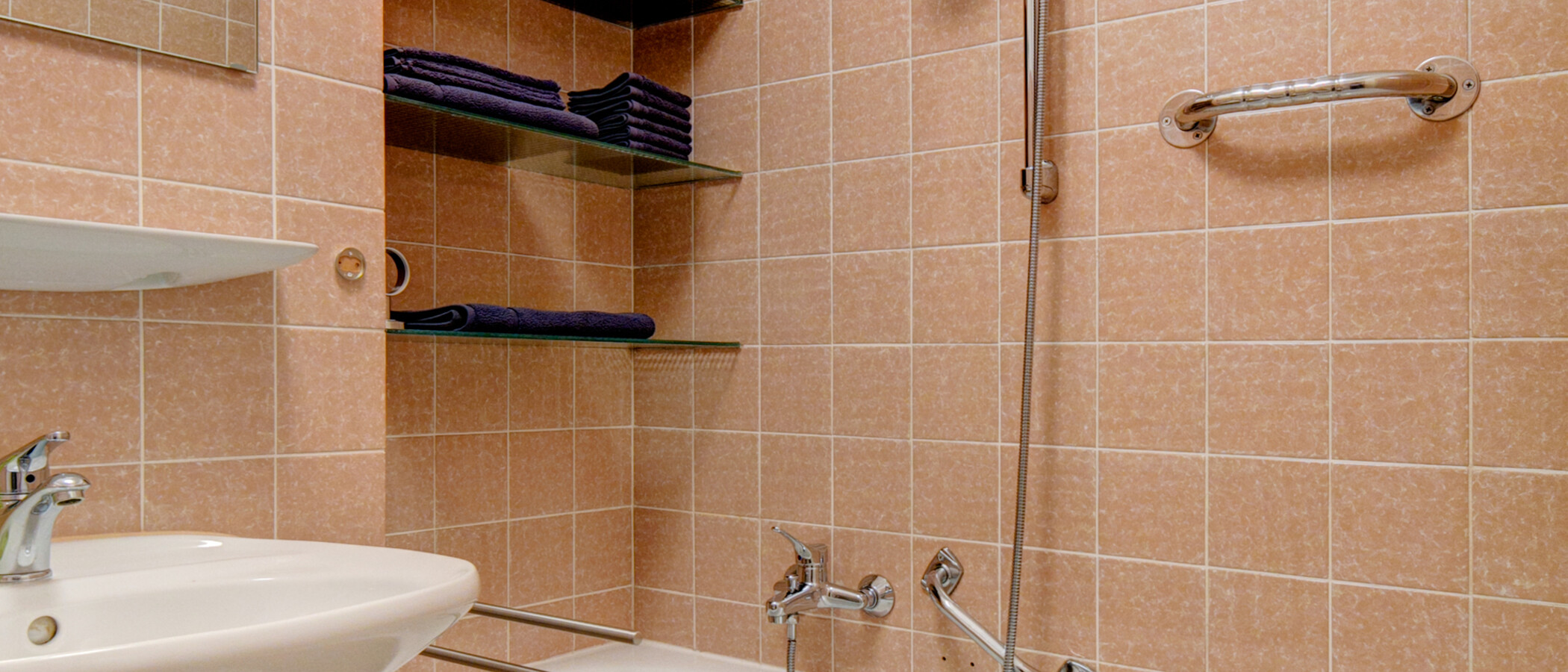 apartment München Schwabing-West 02 bathroom 9967