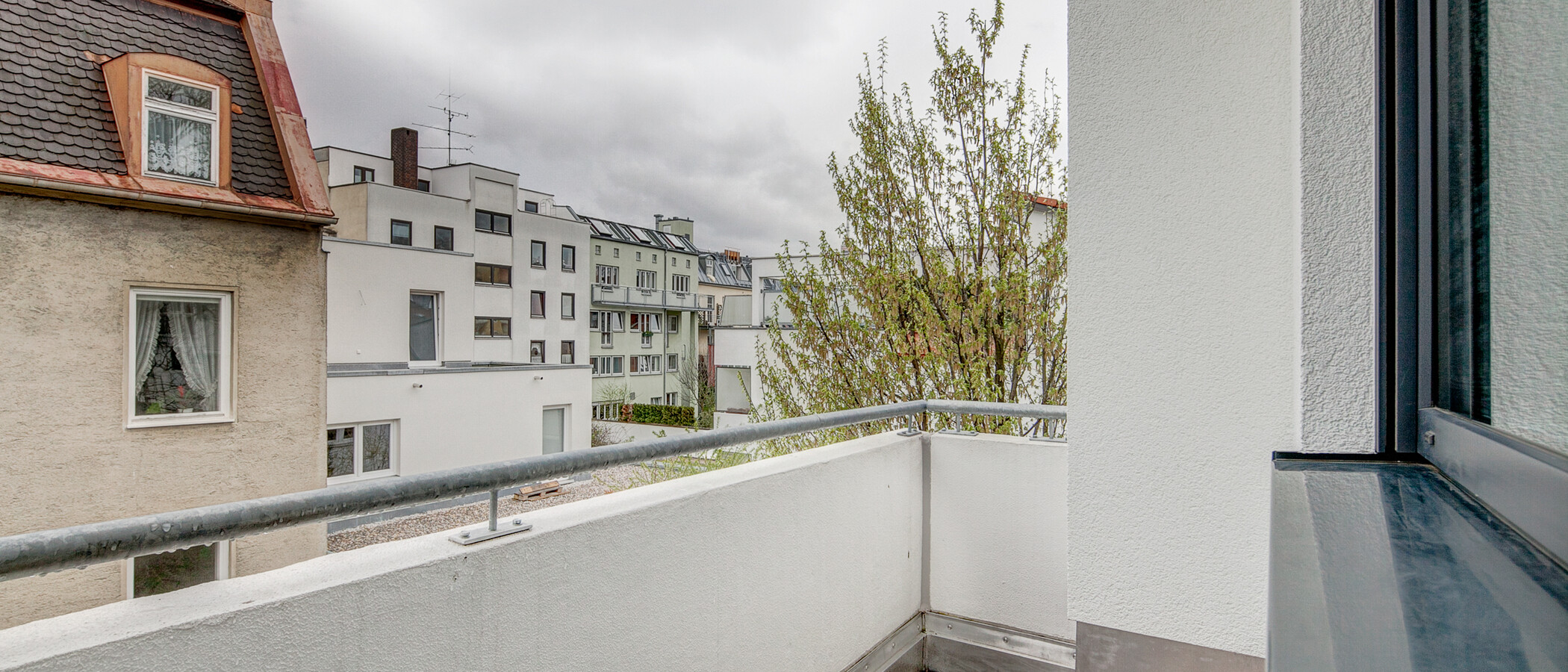 studio München Milbertshofen 01 balcony 9971