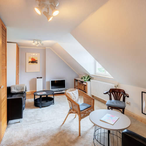 attic apartment with 2.5 room | Munich-Pasing | 14002