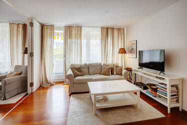 Charming and light-flooded city apartment for rent 