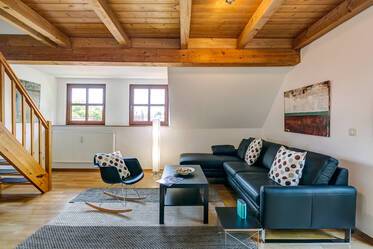 3-room attic apartment in quiet, semi-detached house