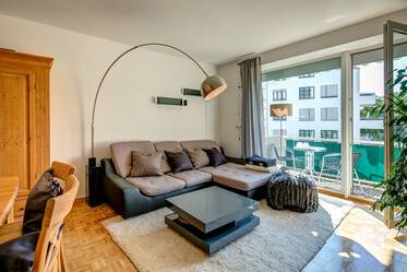 High-quality 2.5-room apartment with storage room and balcony