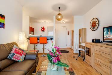 Bright furnished 2-room apartment for rent