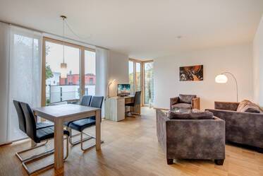 High-quality furnished bright apartment 