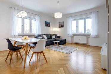 Beautiful period apartment with high ceilings