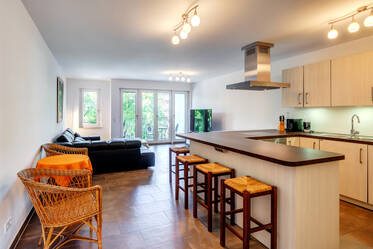 Modern, bright 3-room apartment 