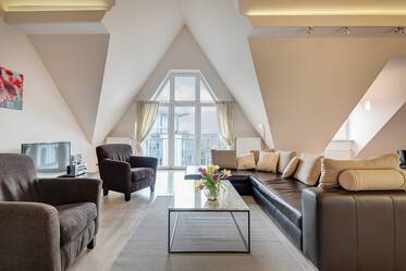 2.5-room attic apartment in the Dreimühlenviertel