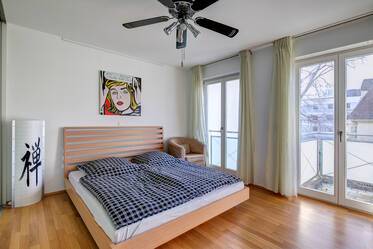 Split-level apartment with balcony & roof terrace 