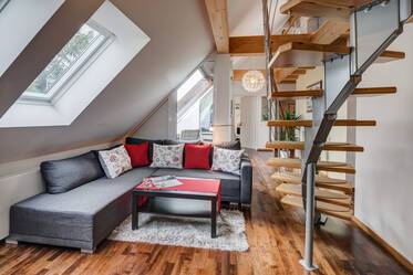 Beautifully furnished attic apartment in Obersendling