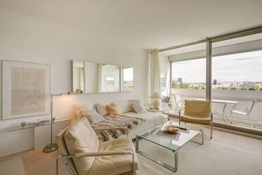 Arabellapark: generous 3.5-room apartment 