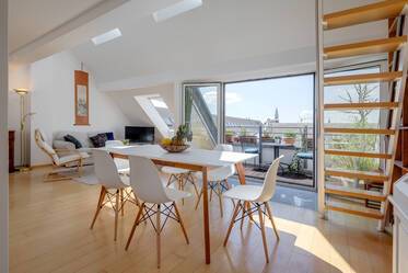 Bright 3-room roof-terrace apartment