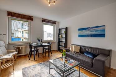 Furnished 2-room-apartment facing the inner courtyard