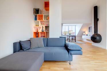 Light-flooded 2-room apartment in Munich-Schwabing