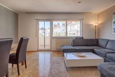 Bright 2-room apartment with large balcony, including underground parking garage