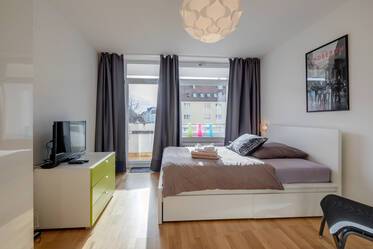 Bright, furnished apartment in Berg am Laim
