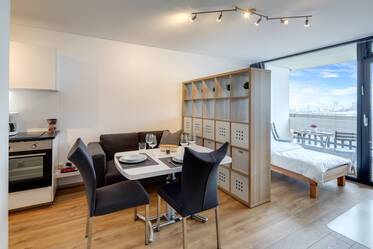 Near BMW: Temporary living in 1-room apartment in Schwabing