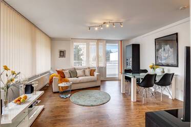 Oberschleißheim: 1.5-room apartment with balcony