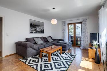 Bright, furnished 3-room apartment in Eching