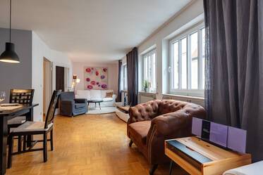 Prime location in Lehel, near Isar and English Garden: Beautiful, furnished 3-room apartment