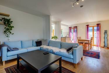 New building from 2008 - Furnished 2-room apartment in Trudering with 2 balconies