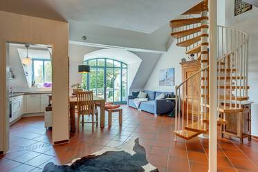 Colorful 3-room maisonette apartment with gallery in Dachau