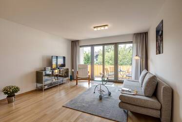 Solln: Very beautiful, modernly furnished 4.5-room apartment with underground parking and internet