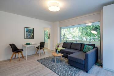 Nice apartment with large balcony in Schwabing