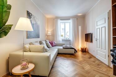 Glockenbachviertel: beautiful 2-room apartment