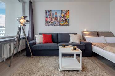 Bright, stylish apartment close to airport line S1 