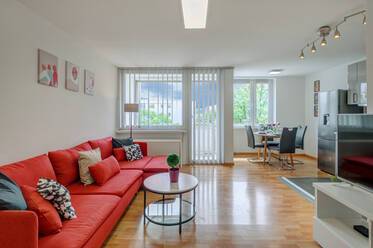 Light-flooded, modern 3-room apartment in Munich-Neuhausen