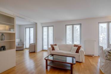 Bright, fully furnished 3-room apartment with balcony