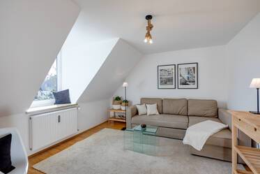 Bright attic apartment in Nymphenburg