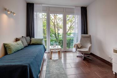 Apartment with best transport connections plus airport line