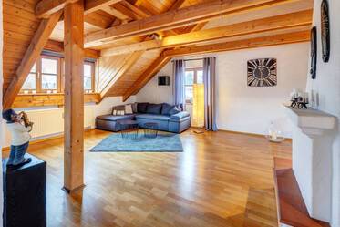 Comfortable and spacious apartment with balcony 