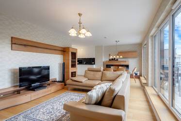 Beautifully furnished apartment in Bogenhausen