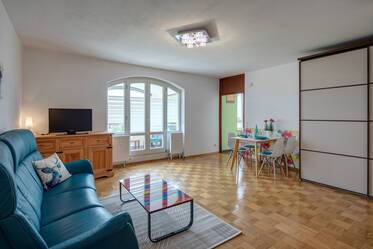 Spacious 1.5-room apartment at the Westkreuz