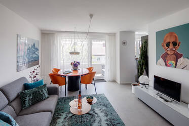 Trendy 2-room apartment with loggia