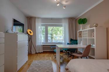 Bright ground-floor apartment near the Isar flood banks