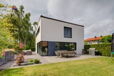 Modern, furnished house with unobstructed view