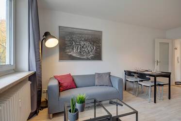 City apartment with balcony near Josephsplatz